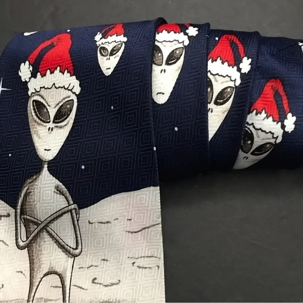 Vintage Alien Christmas Tie, super fun to wear!
